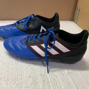 Adidas Girls Soccer Cleats / Size: 5 / Color: Blue
